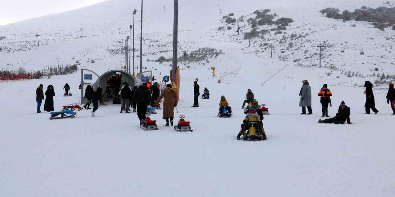 Yarıyıl Tatili Kayak Merkezlerine Yaradı, Oteller Doldu Taştı