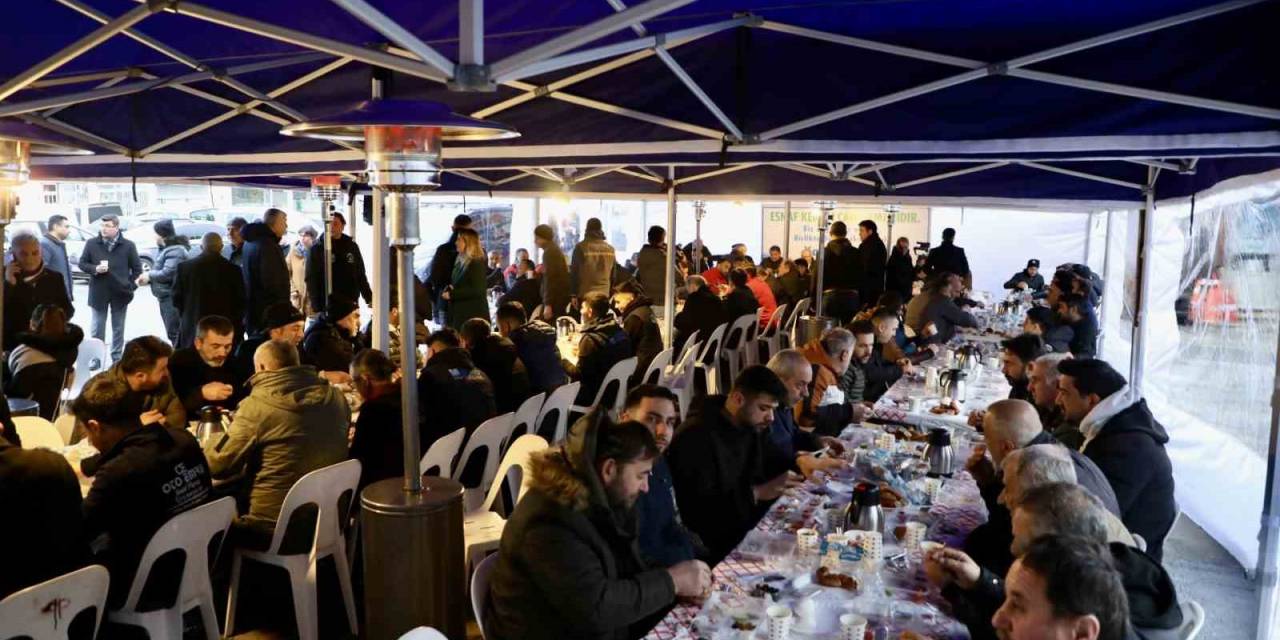 Büyükçekmece Belediye Başkanı Akgün Tecimer Sanayi Sitesi Esnafıyla Bir Araya Geldi