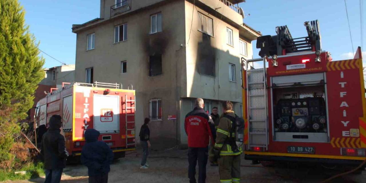 Balıkesir’de Madde Bağımlısı Genç Oturduğu Evi Ateşe Verdi