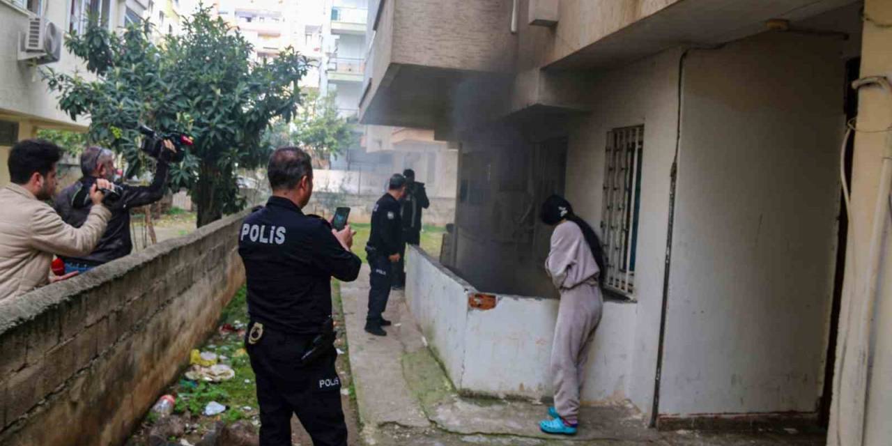 Antalya’da Oto Tamirhanesinin Deposunda Korkutan Yangın