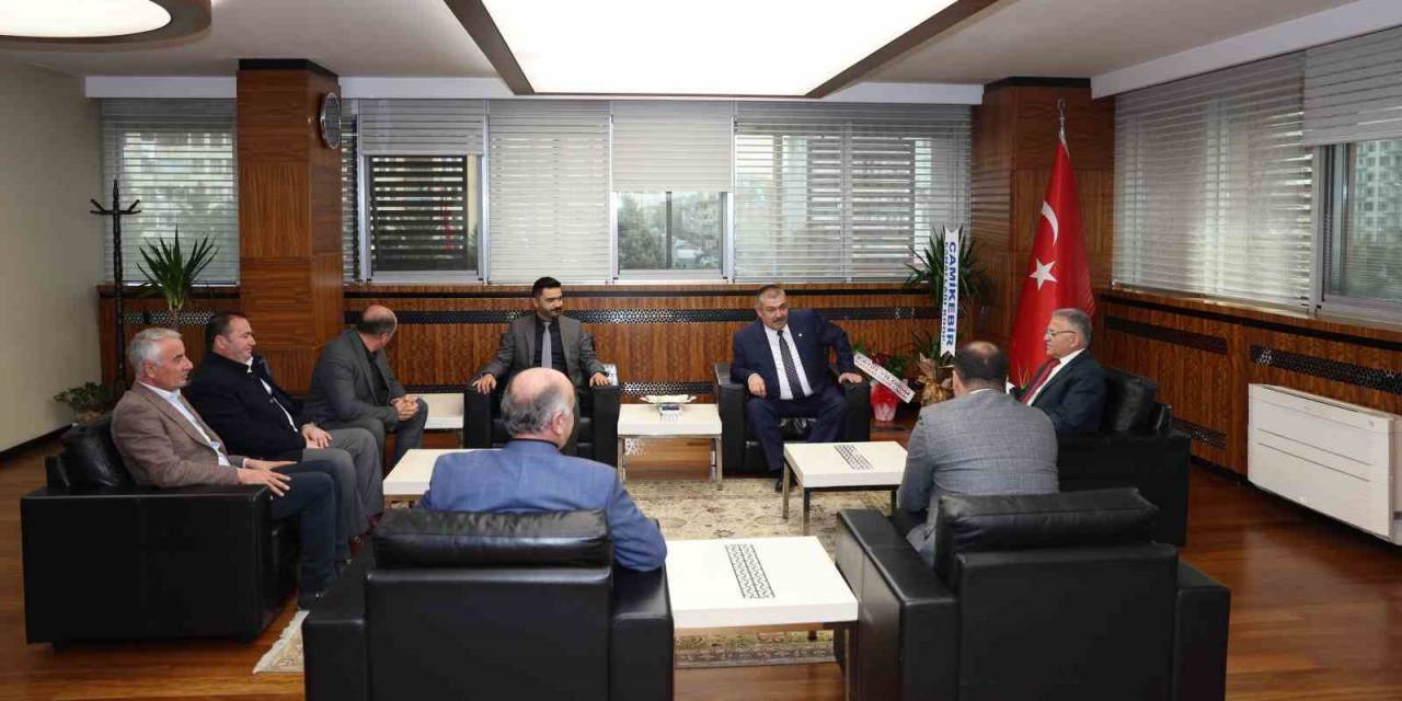 Başkan Büyükkılıç’tan Çiftçilere: "Birlikte Daha Güzel Çalışmalar Yapacağız"