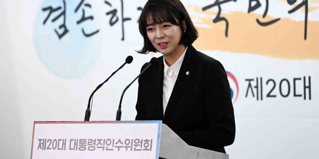 Güney Kore’de Milletvekili Sokakta Saldırıya Uğradı