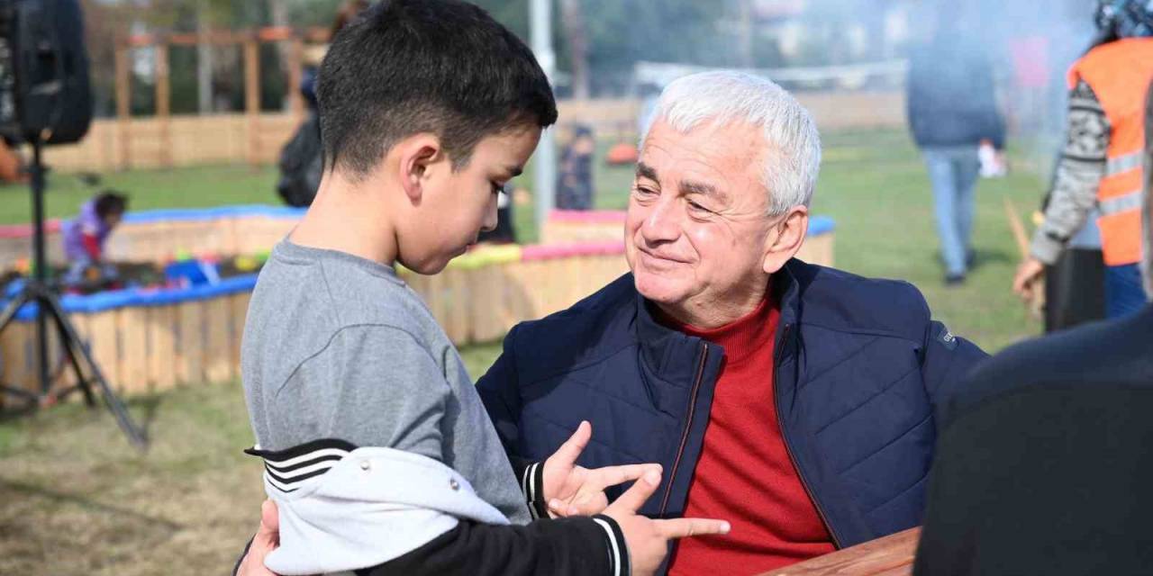 Başkan Geyikçi’den Çocuklara Karne Hediyesi