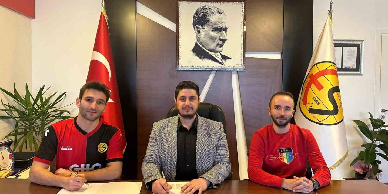 Eskişehirspor Yeni Tecrübeli Stoper Transferini Duyurdu