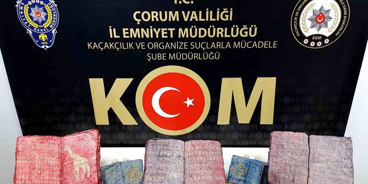 Durdurulan Araçta 5 Adet El Yazması Eser Ele Geçirildi