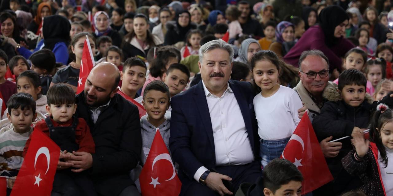 Başkan Palancıoğlu’ndan Öğrencilere Karne Şenliği Hediyesi