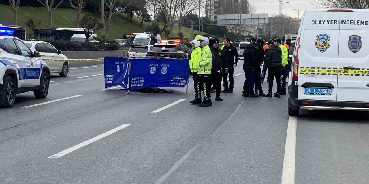 Esenler’de Üstgeçitten Yola Atlayan Kadının Üstünden Araç Geçti: O Anlar Kamerada
