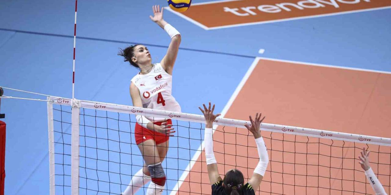 20 Yaş Altı Kadın Voleybol Mili Takımı Yarı Finalde