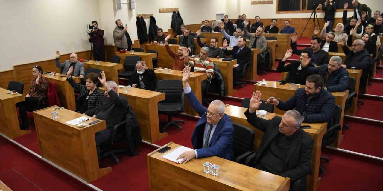 Vergili’nin Emeklilere Yönelik Kararı Ak Parti’nin Desteğiyle Kabul Edildi