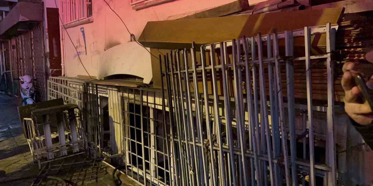 Zeytinburnu’nda Solunum Cihazı Evi Yaktı: 1 Yaralı