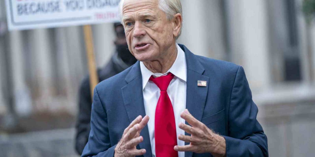 Trump’ın Eski Danışmanı Peter Navarro’ya 4 Ay Hapis Cezası