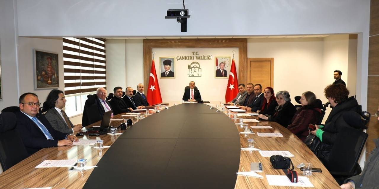 "Bir Pati De Sen Tut" Projesi İle Sokaklar Güvenli Hale Getirilecek