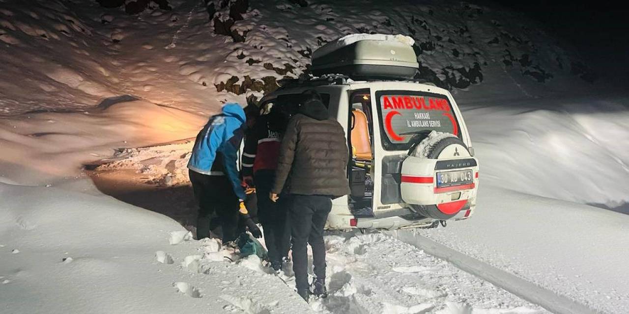 Yüksekova’da Hipertansiyon Hastası Kadın 4 Saatlik Çalışma Sonucu Kurtarıldı