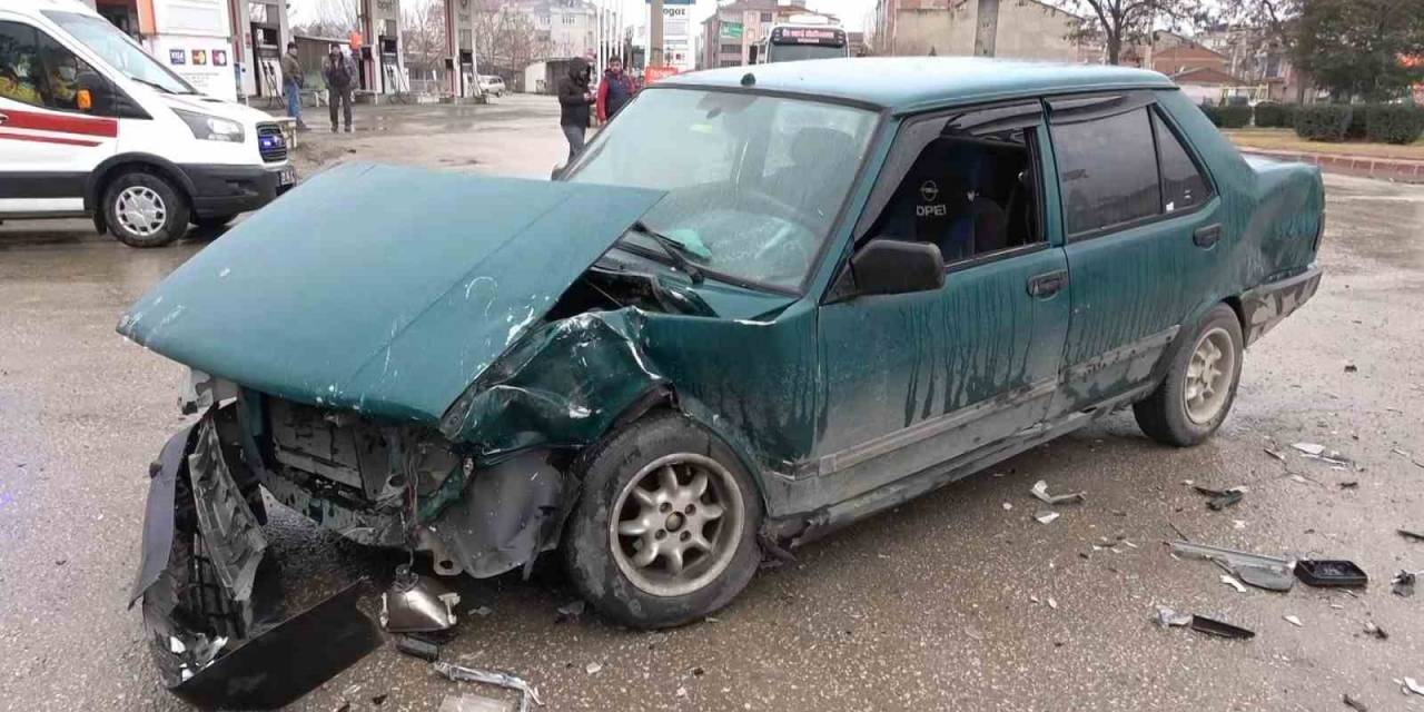 Elazığ’da Trafik Kazası: 3 Yaralı