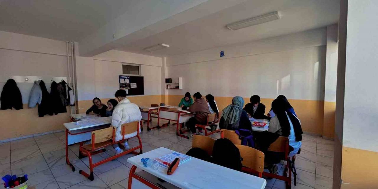 Bilecik’te ’tyt Kampı’nda Öğrenciler Sınava Hazırlanıyor