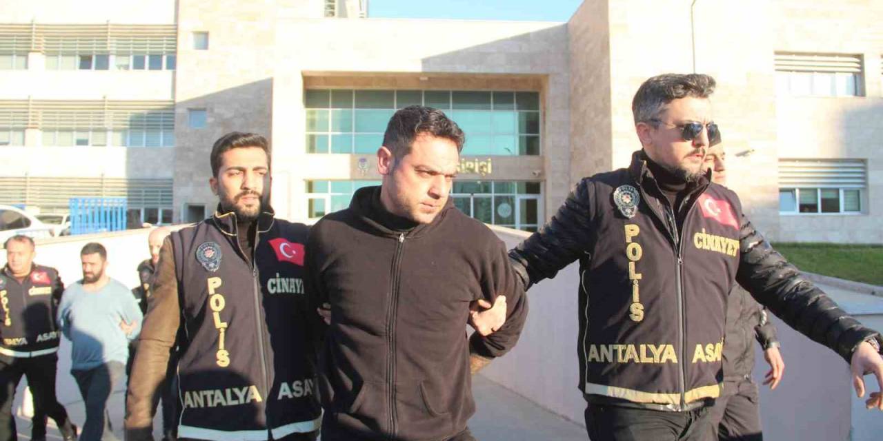 Antalya’da Kurye Ve Baldız Cinayeti Şüphelisi 3 Kişi Adliyeye Sevk Edildi