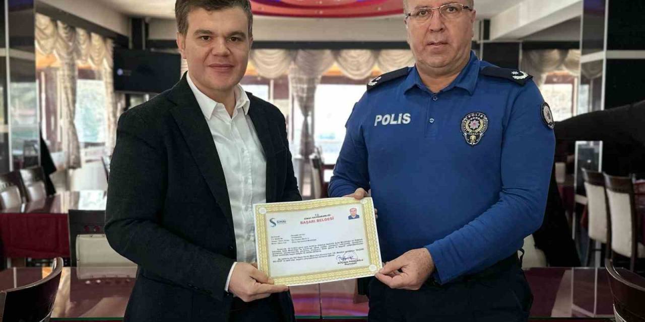 Simav Kaymakamı Karaloğlu’dan Zehir Tacirlerini Yakalayan Polislere Başarı Belgesi