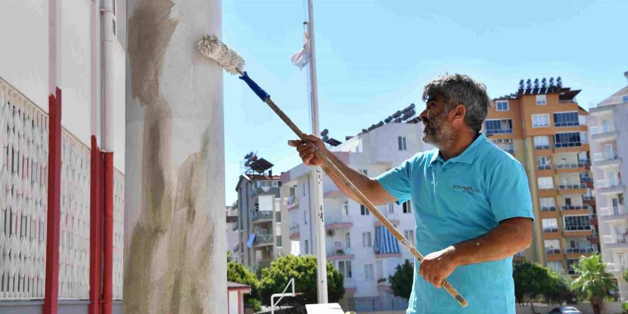 Konyaaltı’nda Okullara Bakım