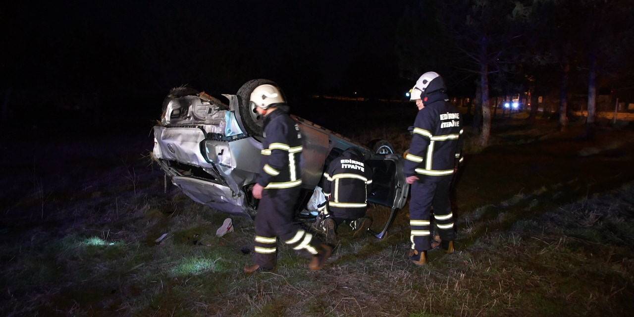 Takla Atan Otomobilden Çıkarılan Sürücü Ambulansta Şoka Girdi