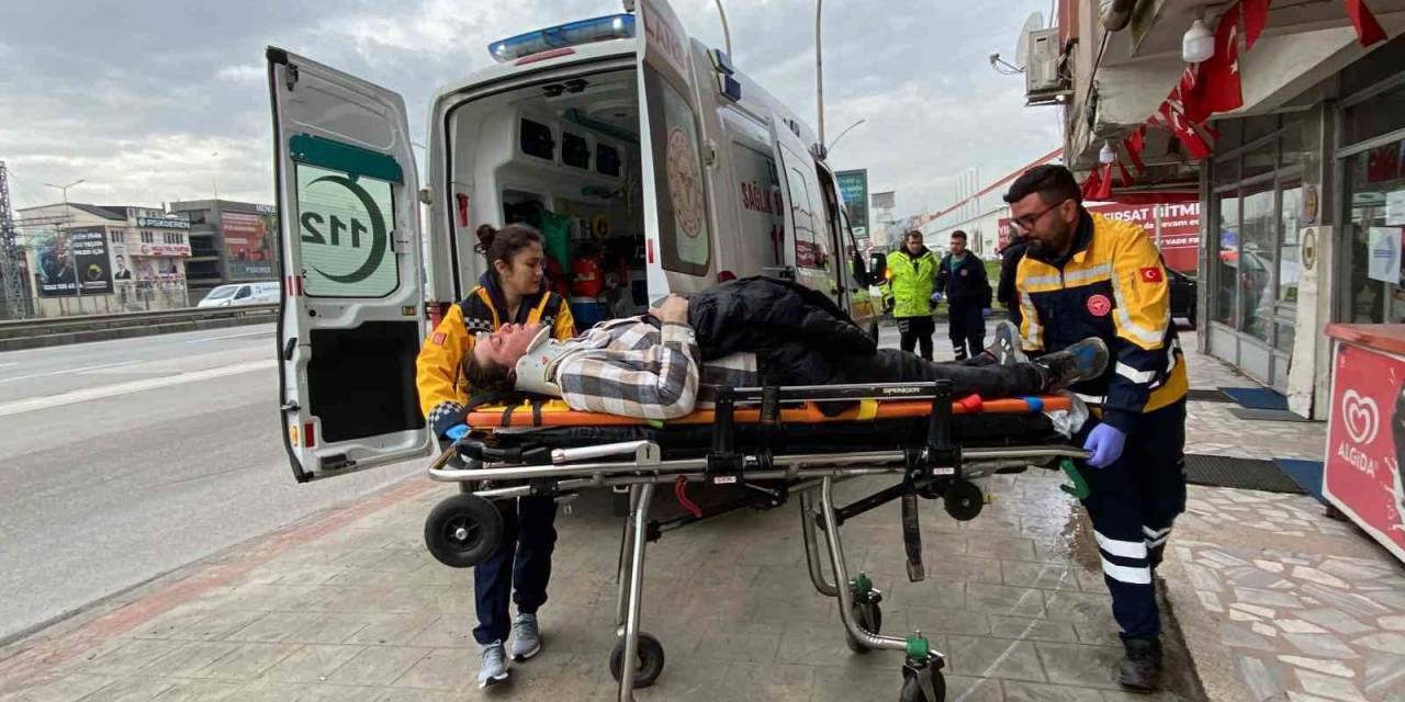 Kazada Başını Ön Cama Çarpan Sürücü Yaralandı