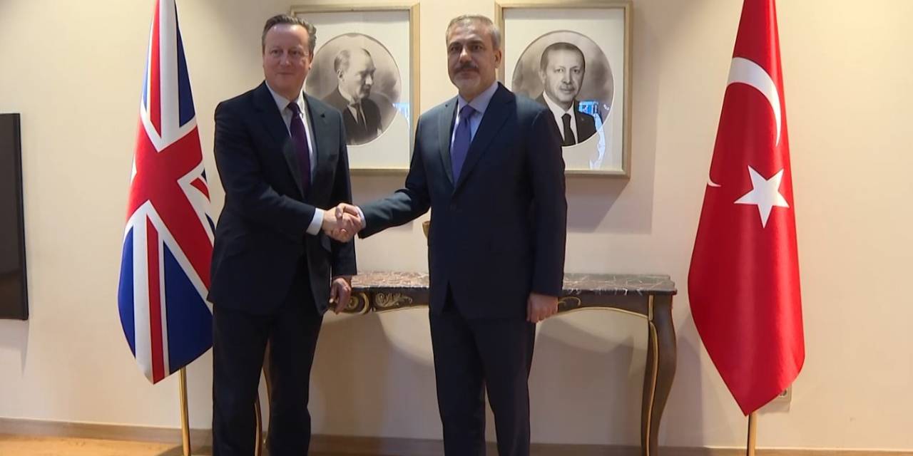 Dışişleri Bakanı Hakan Fidan, İngiliz Mevkidaşı David Cameron İle Görüştü