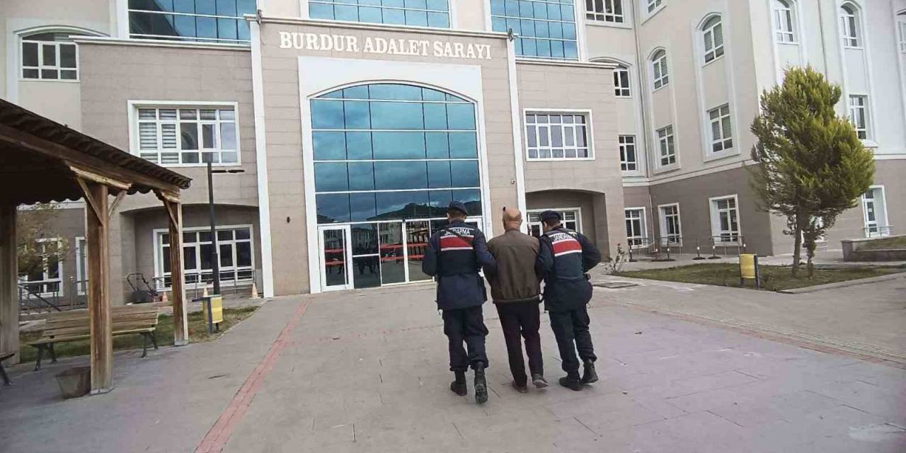 Burdur’da Jandarma Tarafından Yakalanan 4 Firari Cezaevine Gönderildi