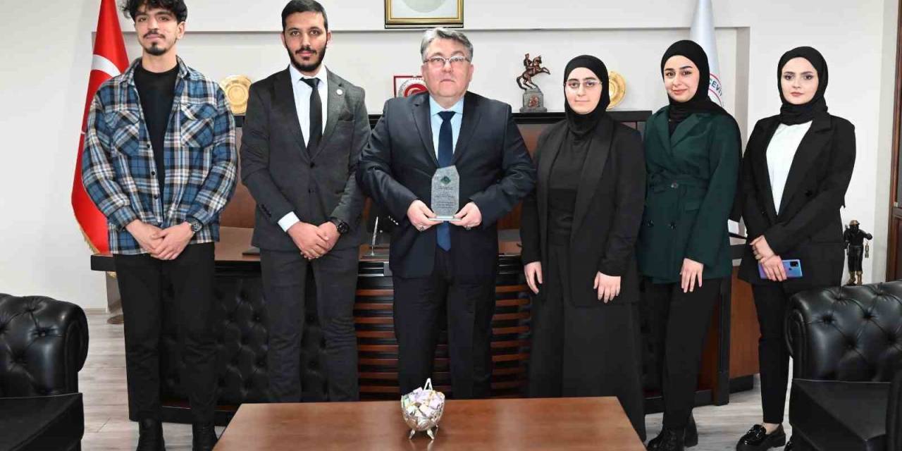 Rektör Özölçer, Iraklı Öğrencileri Ağırladı