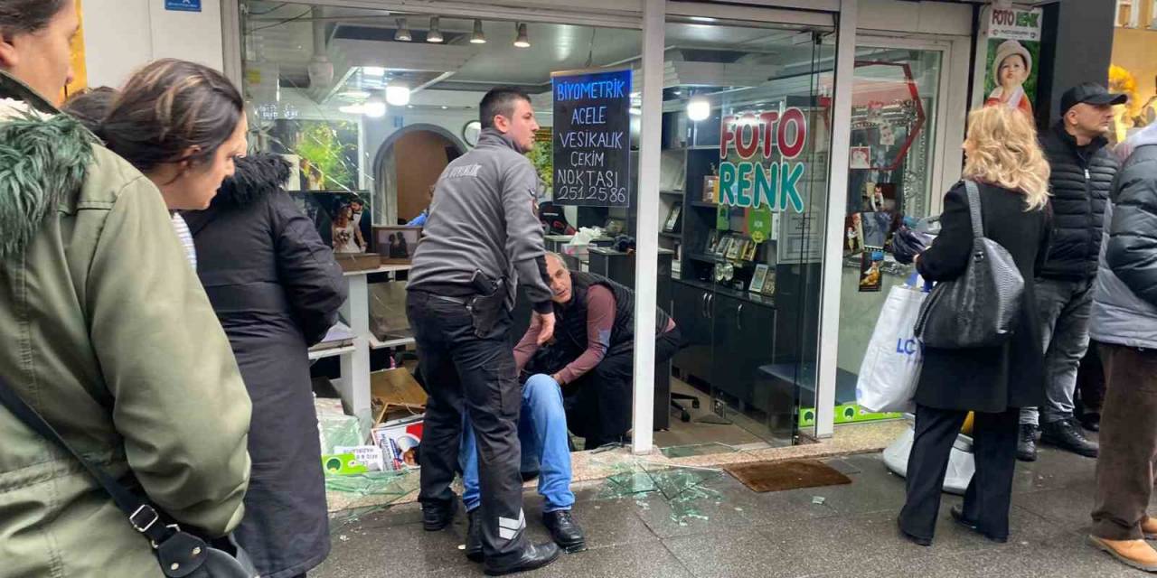 Zonguldak’ta Bir Kişi Yaslandığı İşyerinin Camı Patlayınca Yaralandı