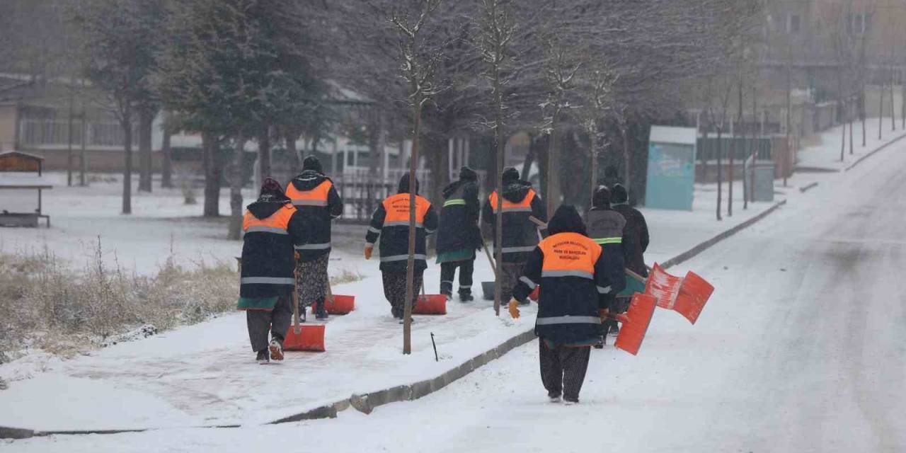 Nevşehir’de Kar İle Mücadele Başladı