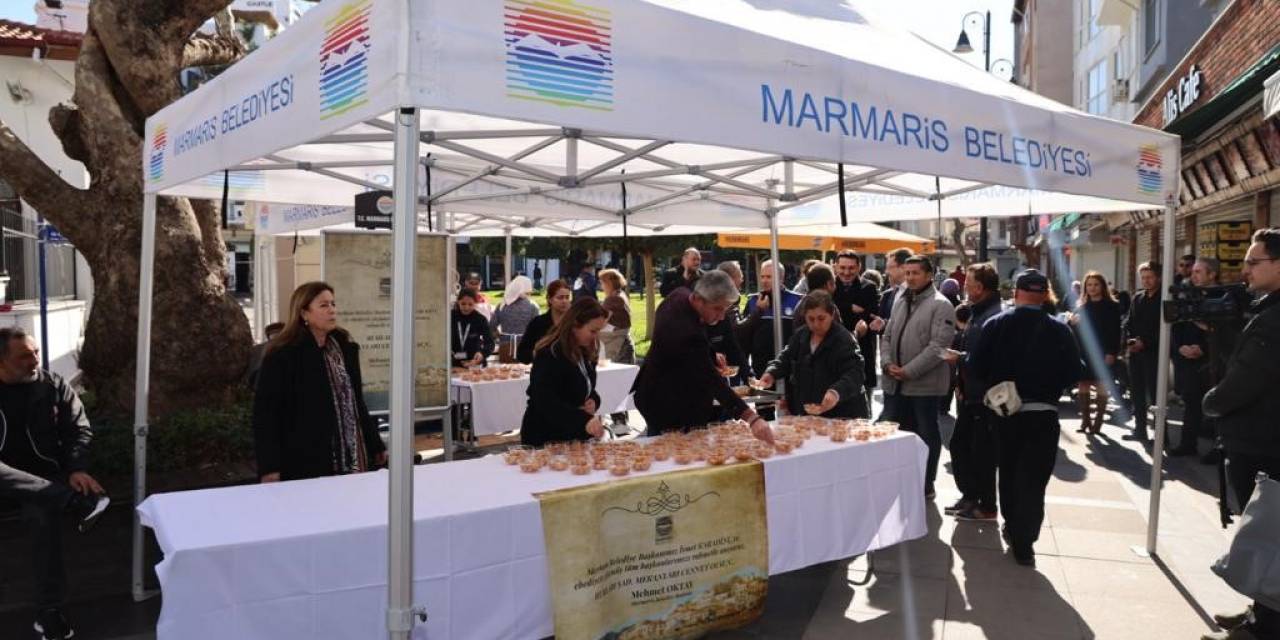 Marmaris’te Merhum Başkanlar Anısına Lokma Dağıtıldı