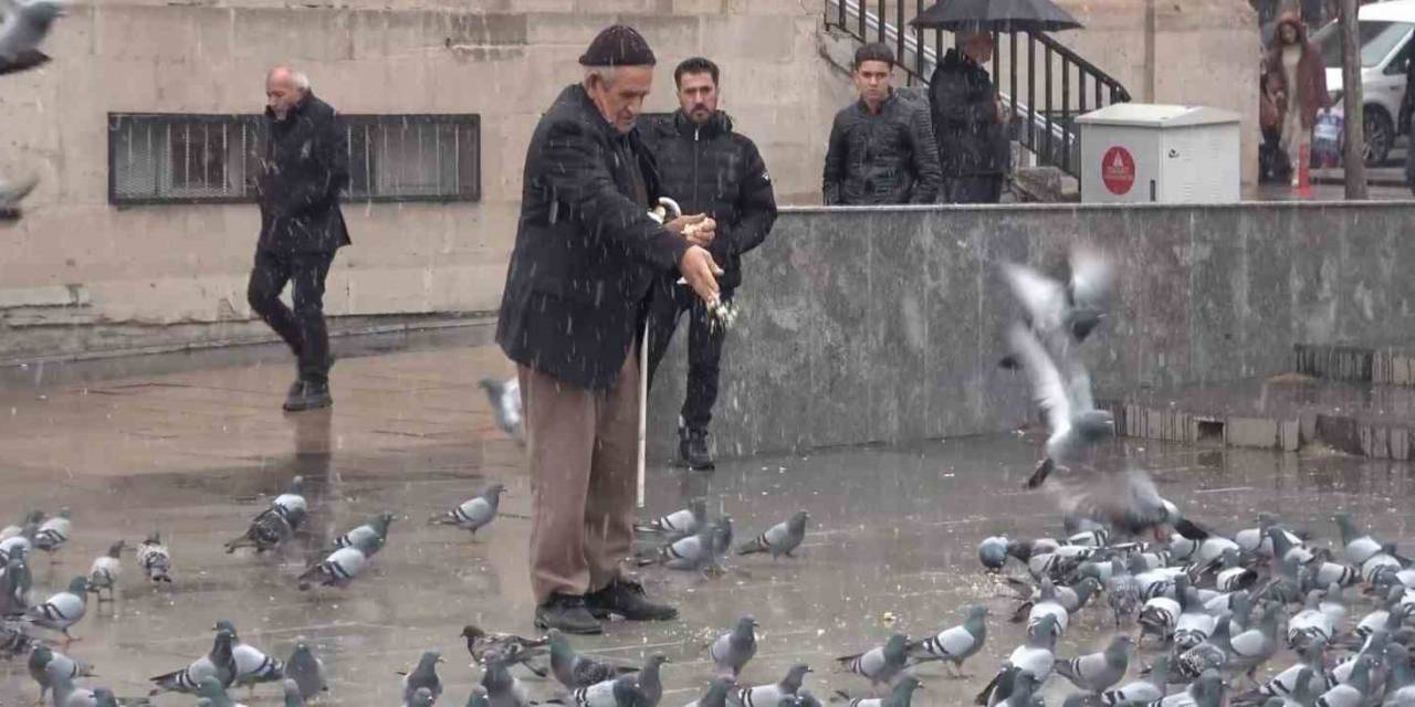 Aksaray’da Yılın İlk Karı Yağdı