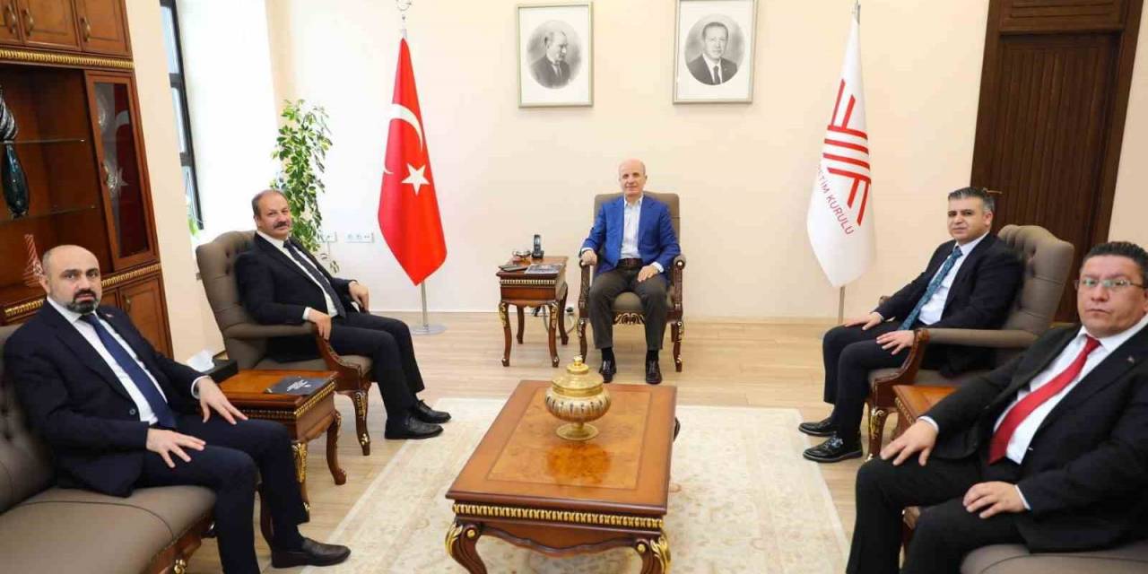 Sağlık-sen, Üniversite Hastanesi Çalışanlarının Sorunlarını İçeren Raporu Yök Başkanı Özvar’a Sundu