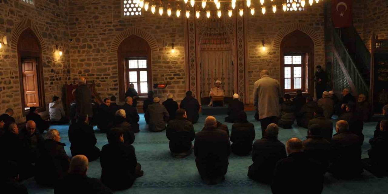 Kanuni Sultan Süleyman’ın Yaptırdığı Camide 7 Yıl Sonra İlk Namaz