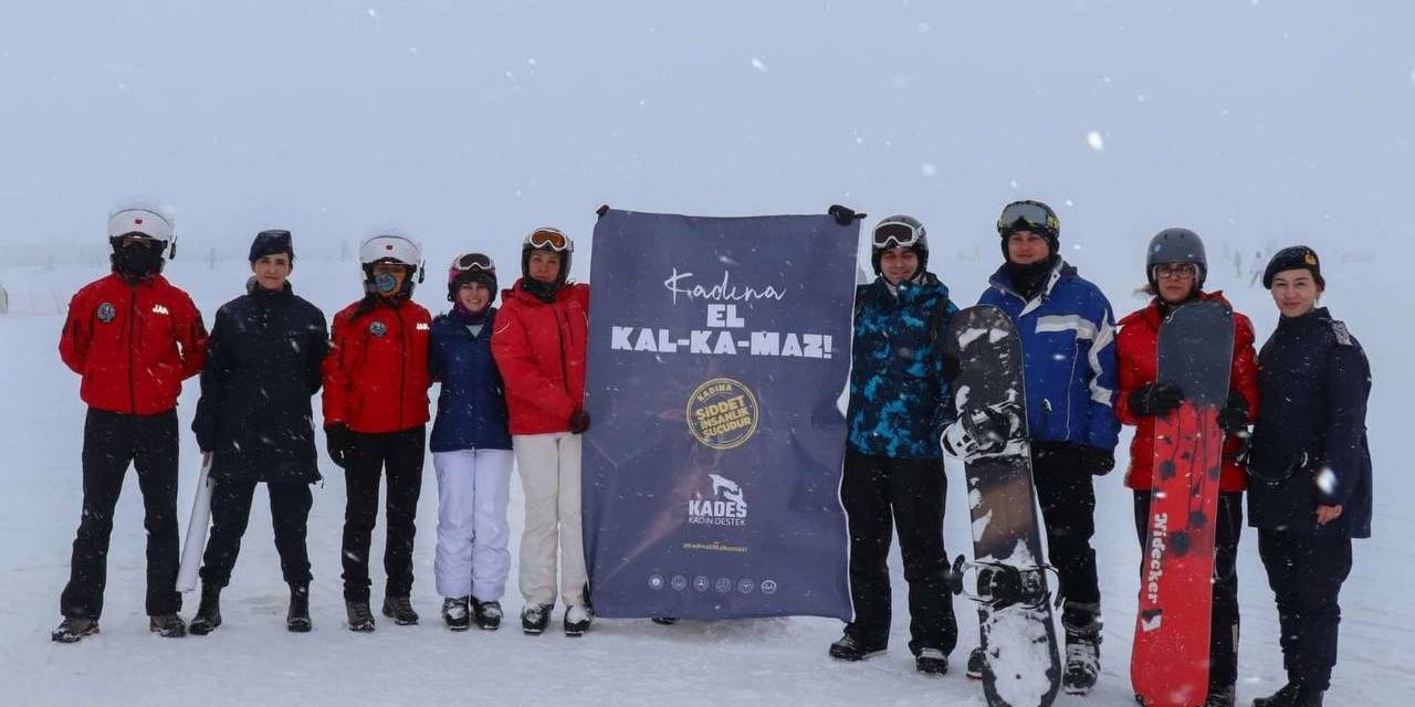 Jandarmadan Erciyes’te Tatilcilere Kades Bilgilendirmesi