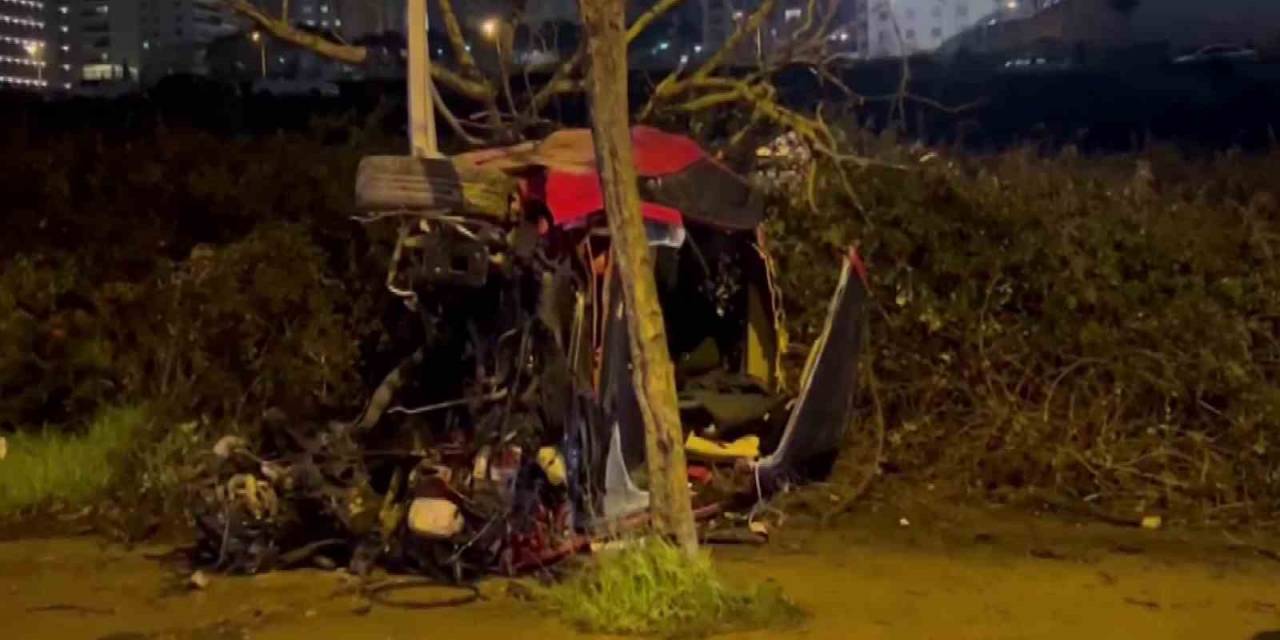 Pendik’te Takla Atan Otomobil Hurda Yığınına Döndü: 3 Yaralı