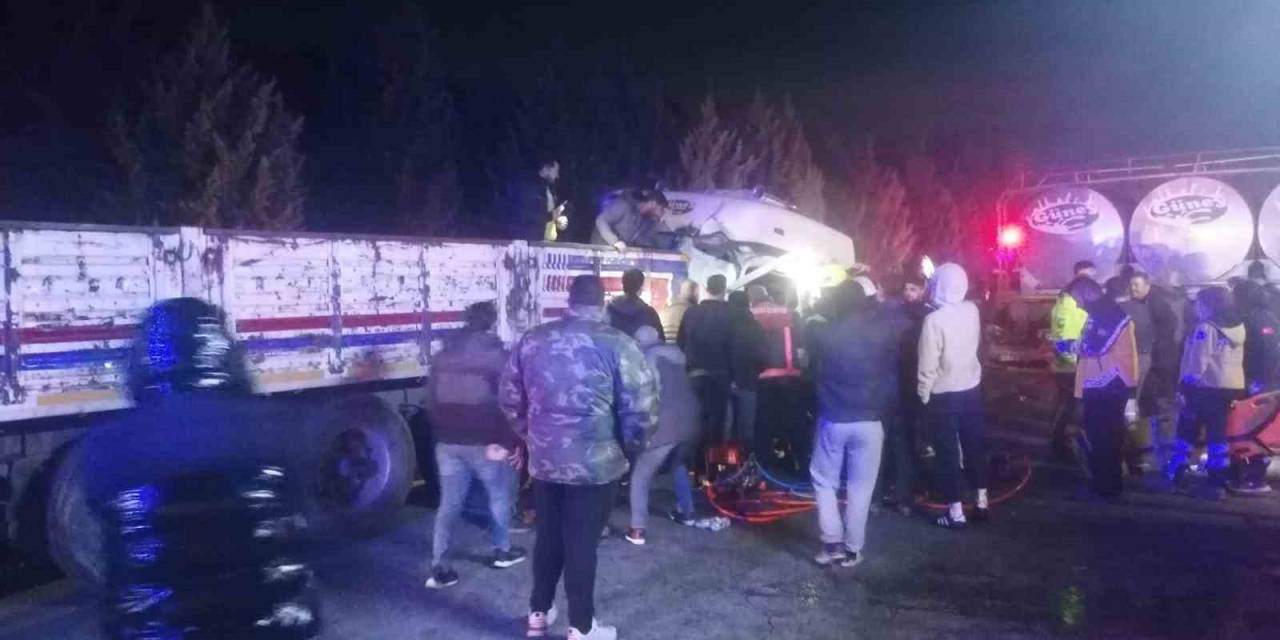 Otoyolda Zincirleme Kaza: 2 Yaralı