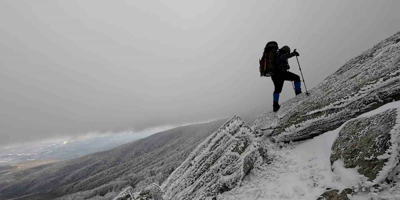 Bin 336 Metreye Çıkıp -14 Derecede Uçurum Kıyısına Çadır Kurdular