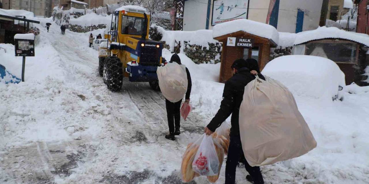 Hakkari Kara Gömüldü