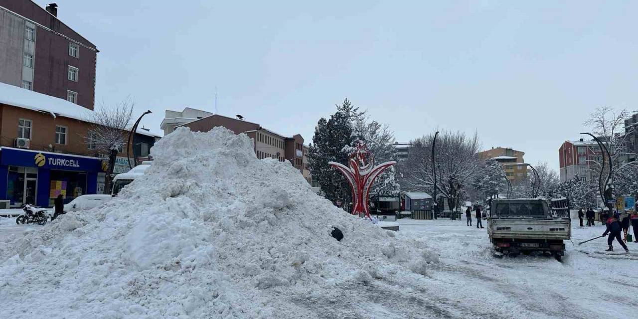 Kağızman Güne Karla Uyandı