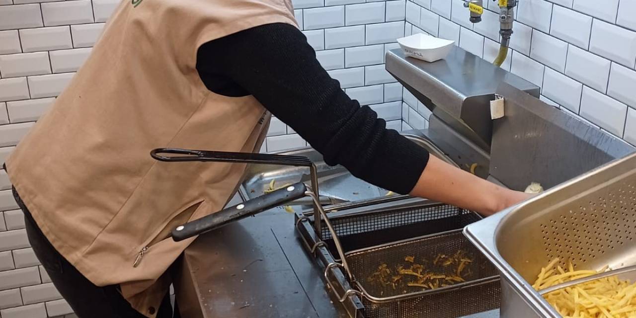 Çanakkale İl Tarım Ve Orman Müdürlüğü, Gıda Güvenliği İçin Fast-food İşletmelerini Denetliyor