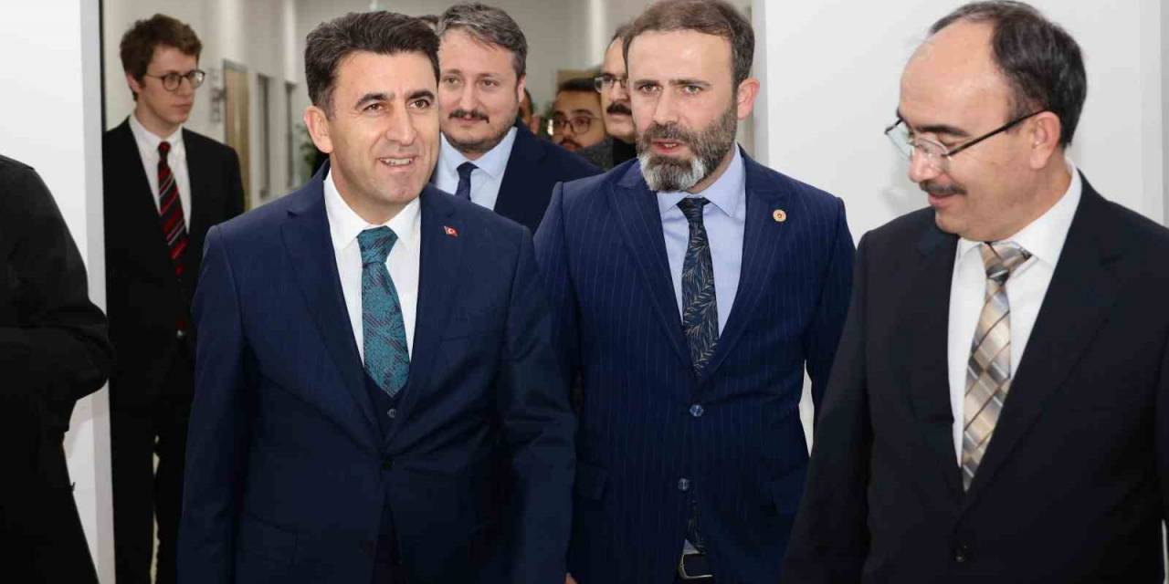 Diş Hekimliği Fakültesi Öğrencilerini Bekliyor