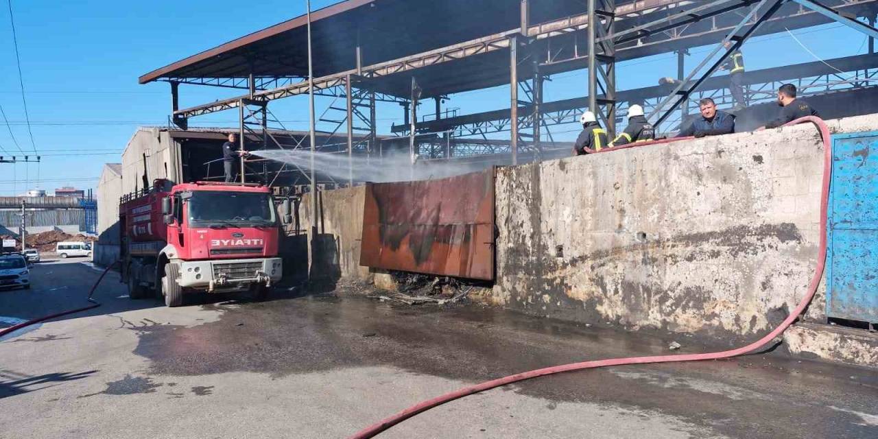 Demir Çelik Fabrikasında Korkutan Yangın