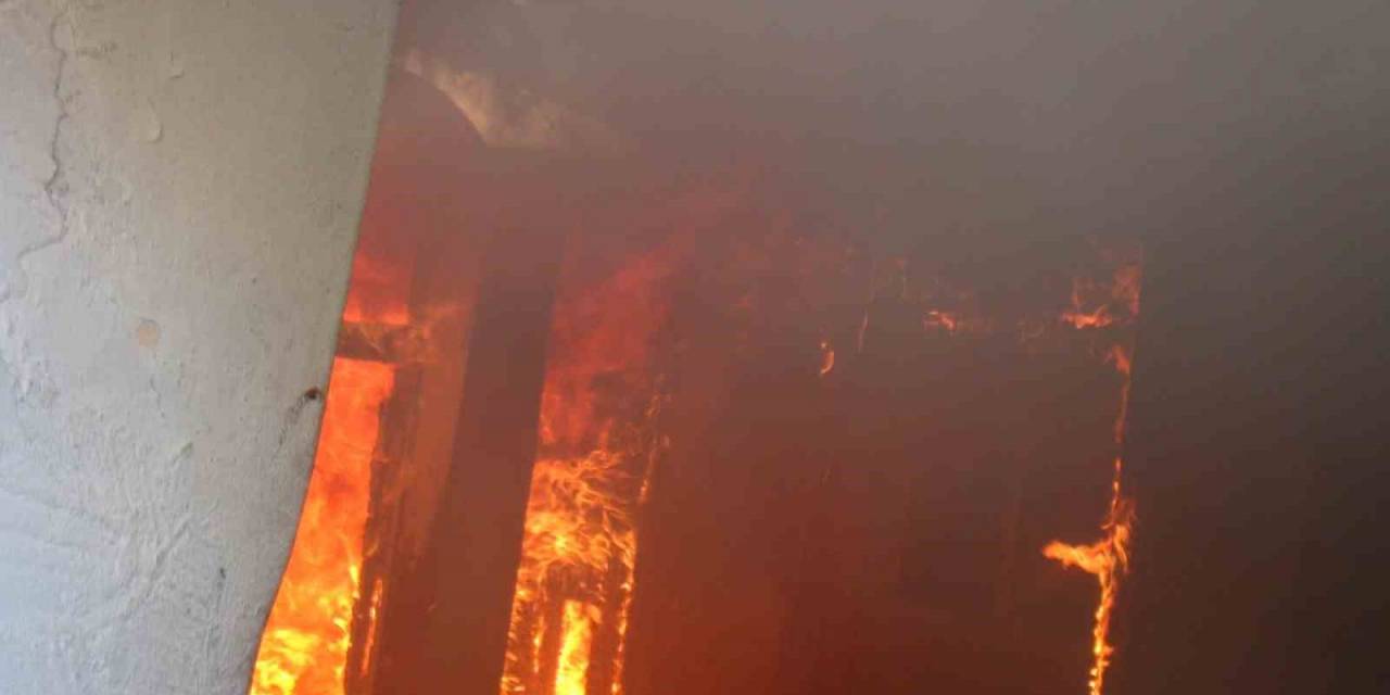 Kilis’te Evde Çıkan Yangın Maddi Hasara Yol Açtı
