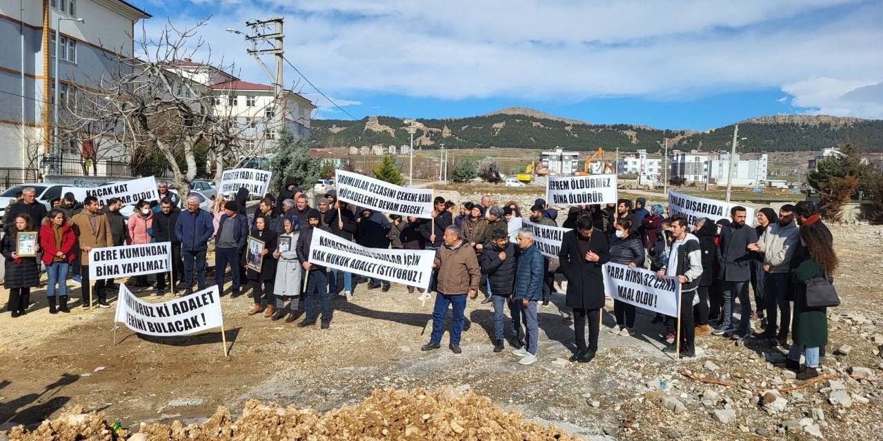 32 Kişinin Hayatını Kaybettiği Binanın Müteahhidine Tepki