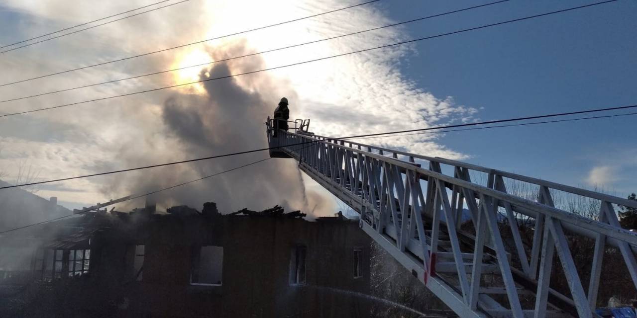 Burdur’da Müstakil Ev Çıkan Yangında Kül Oldu