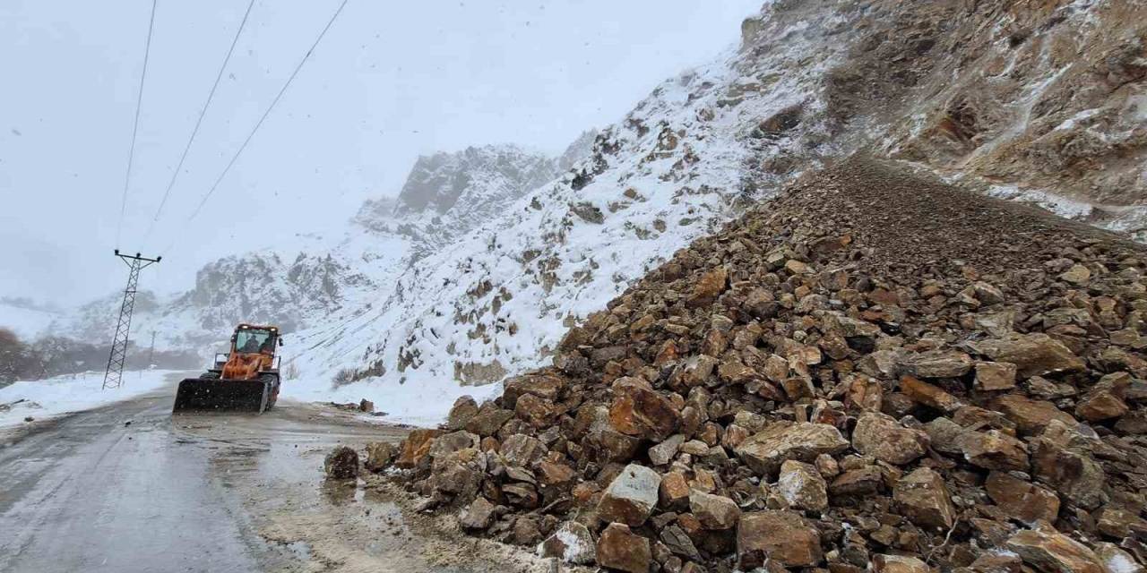 Tunceli’de Heyelan