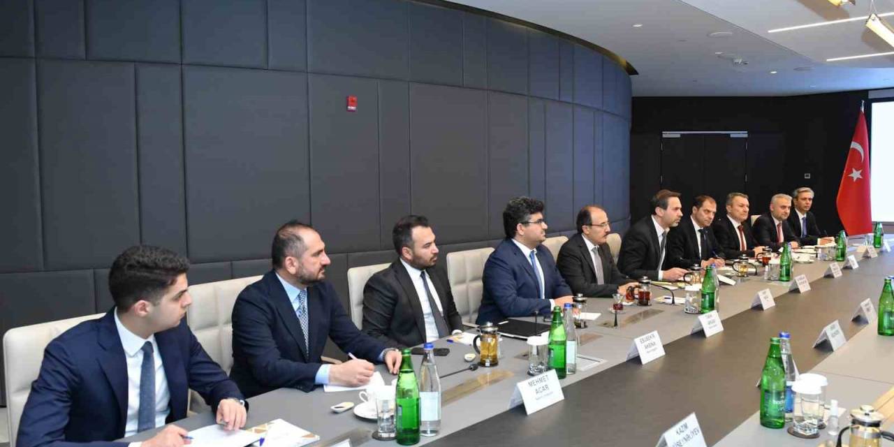 Bakan Bayraktar, Azerbaycan Ekonomi Bakanı Cabbarov İle Görüştü