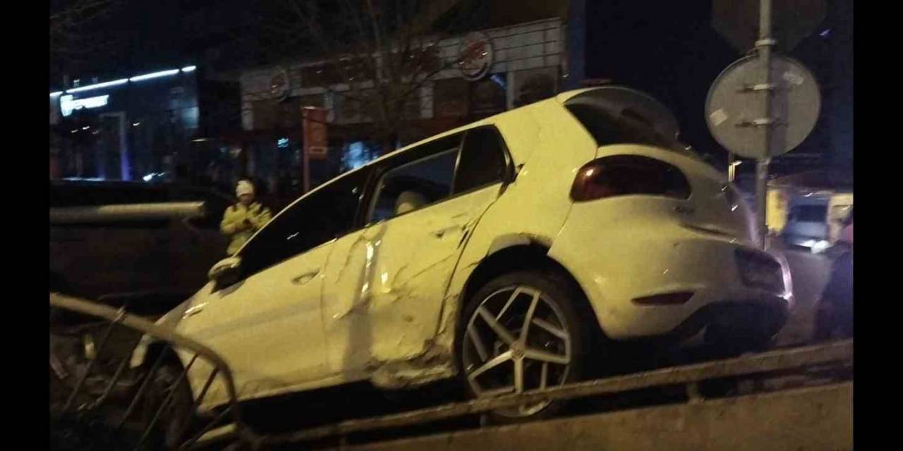 Kartal’da Polisten Kaçan Araç Sürücüsü Yol Kenarındaki Otoparka Uçtu