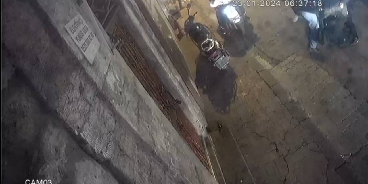 Beyoğlu’nda Satırlı “Kız Arkadaşıma Baktın” Kavgasının Yeni Görüntüleri Ortaya Çıktı