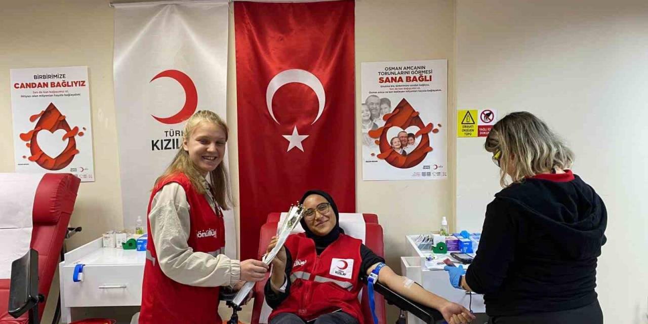 Kızılay Kadın Gönüllüleri’nden ‘Candan Bağlıyız’ Kampanyasına Destek